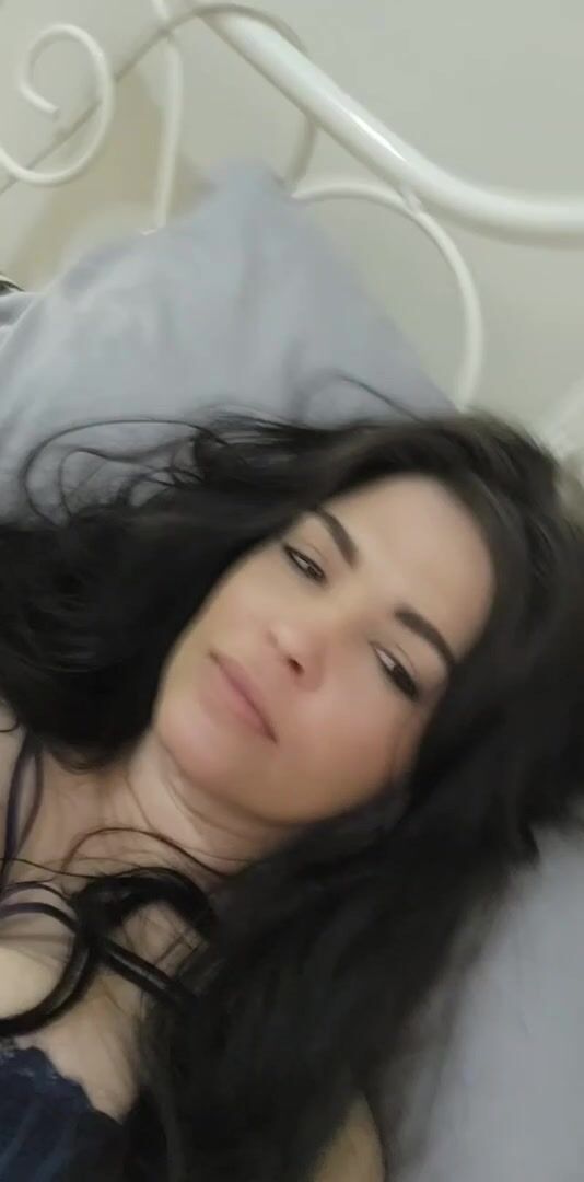 Slide your cub cock in and out my milf muff