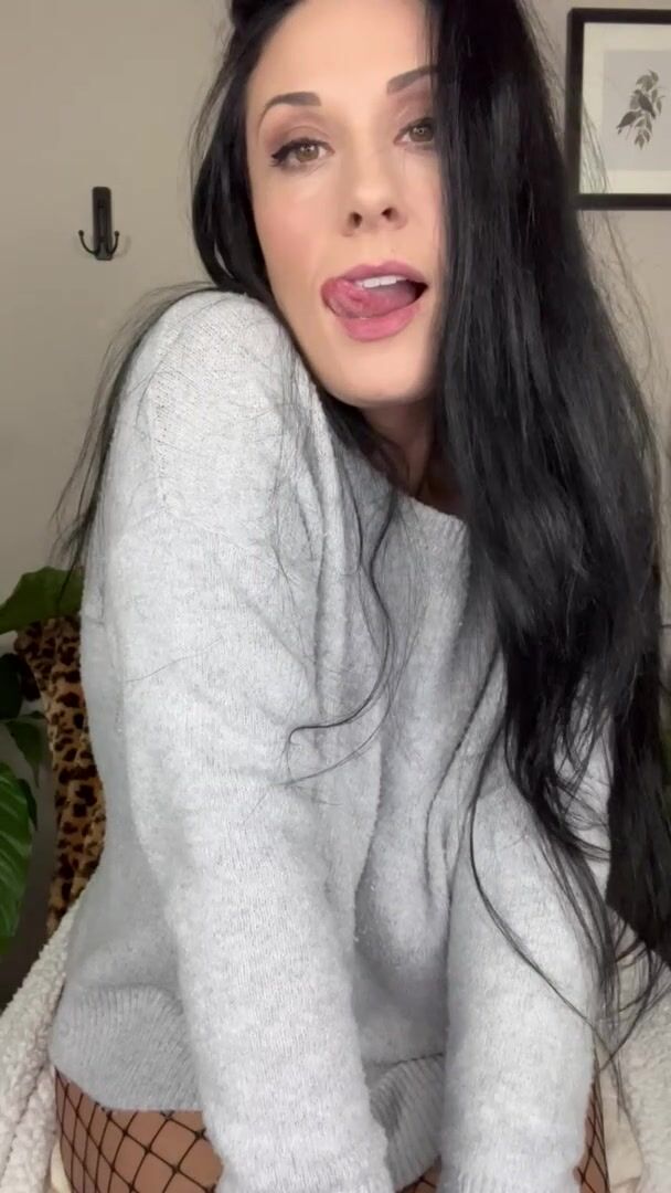 Am I still fuckable for a 30 y/o mom to 3? ????