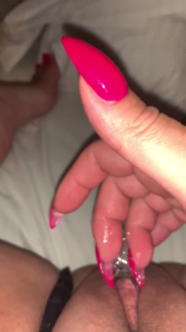 Look what you do to your moms pussy. Your father can't even get me that wet