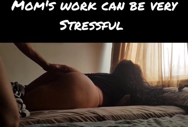 Deep tissue massage for mom