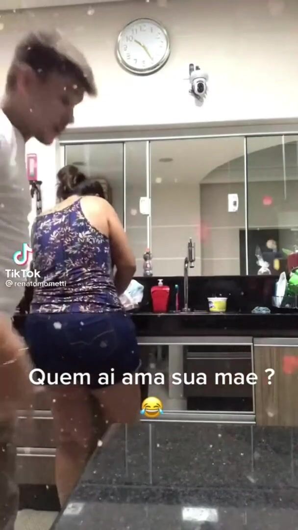 Mom gets handsy during tiktok challenge