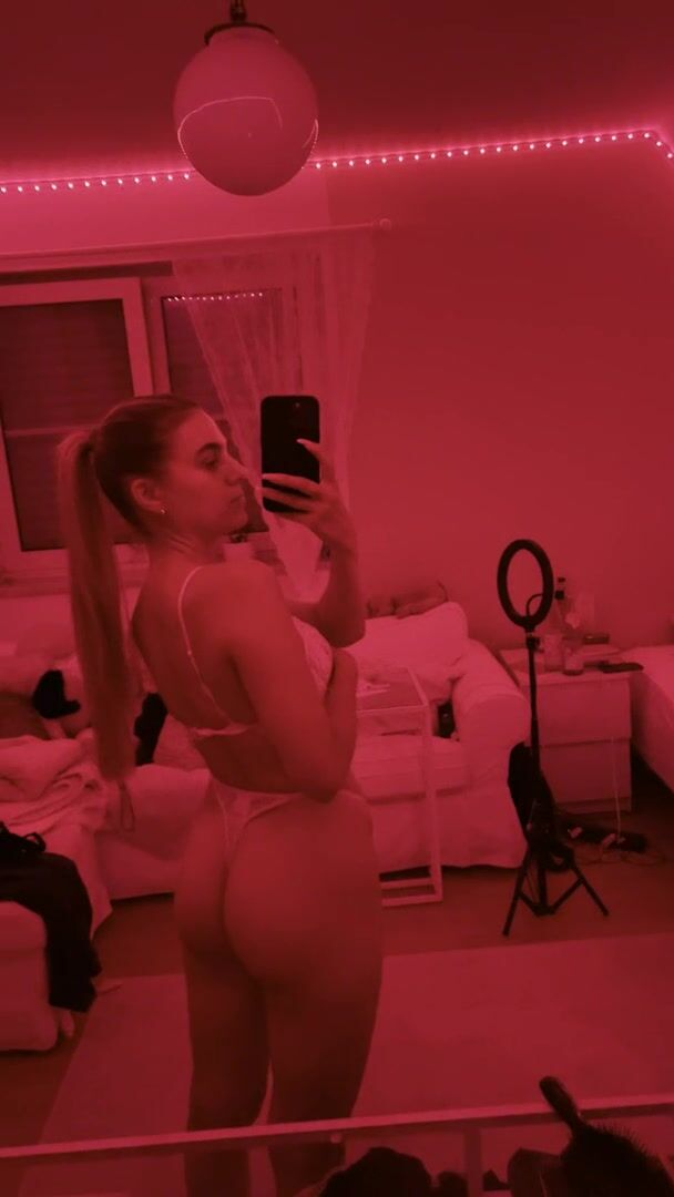 That 'I want you to fuck me in the ass babe' look ????