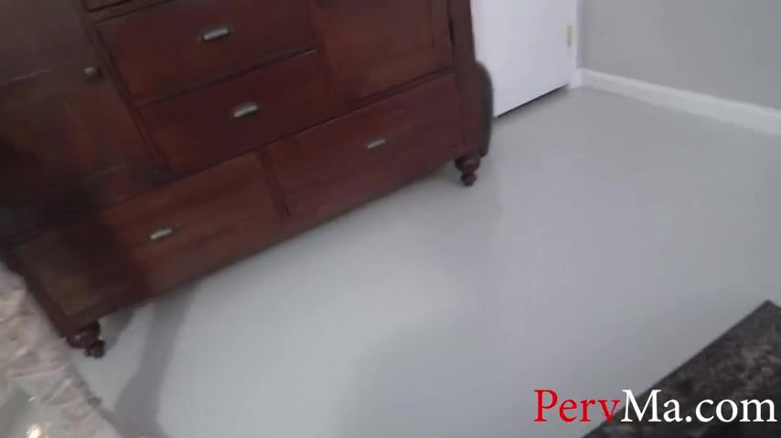 Son Caught Jerking Off To Moms Nudes - Kayla Paige