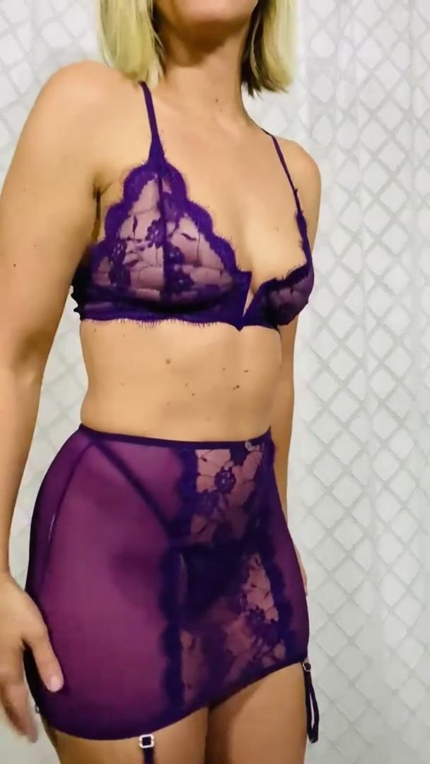 What do you think of my 40yo mom bod in this new lingerie set? 40