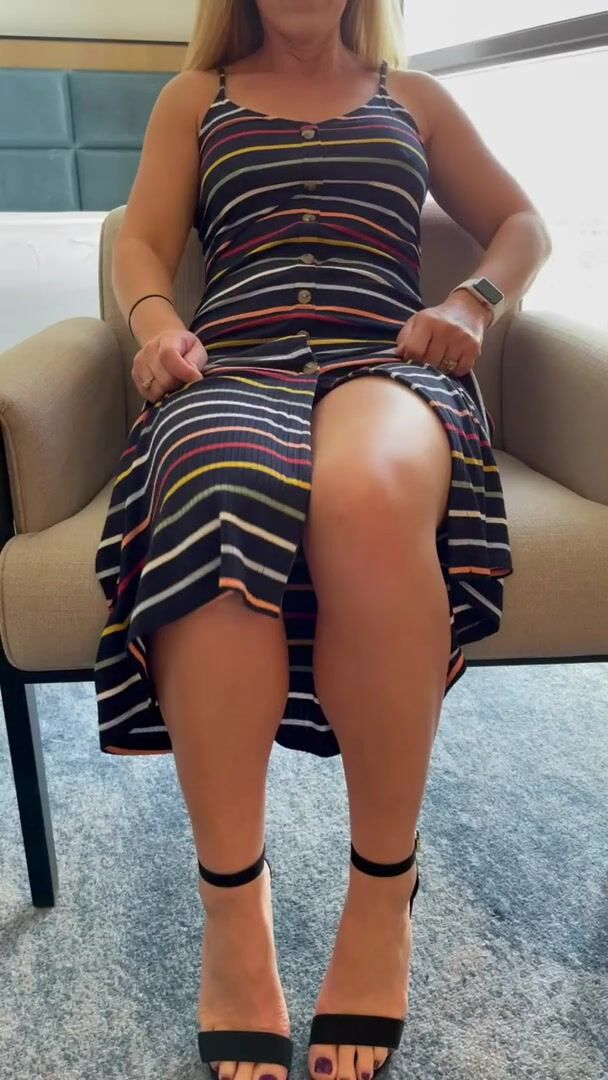 Happy Thursday y’all ♥️! No panties for me today ♥️♥️43