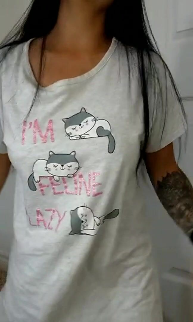 My lazy morning outfit. It's convenient for morning quickies before the kids get up????