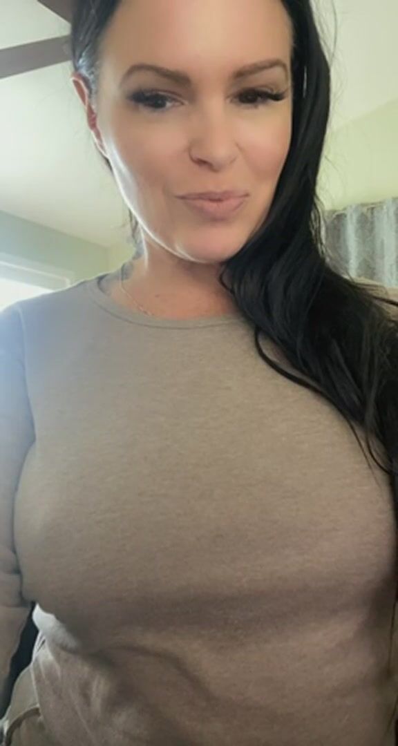 My MOMMY tits need suckled