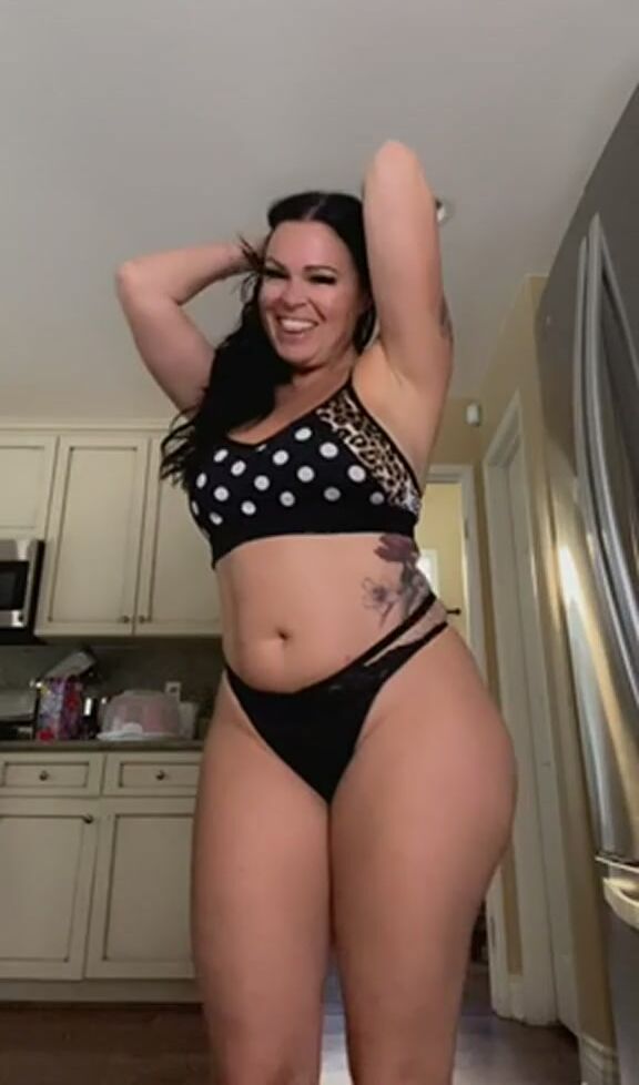 Sexy MILF bloopers … I like to fuck, but I also love to laugh