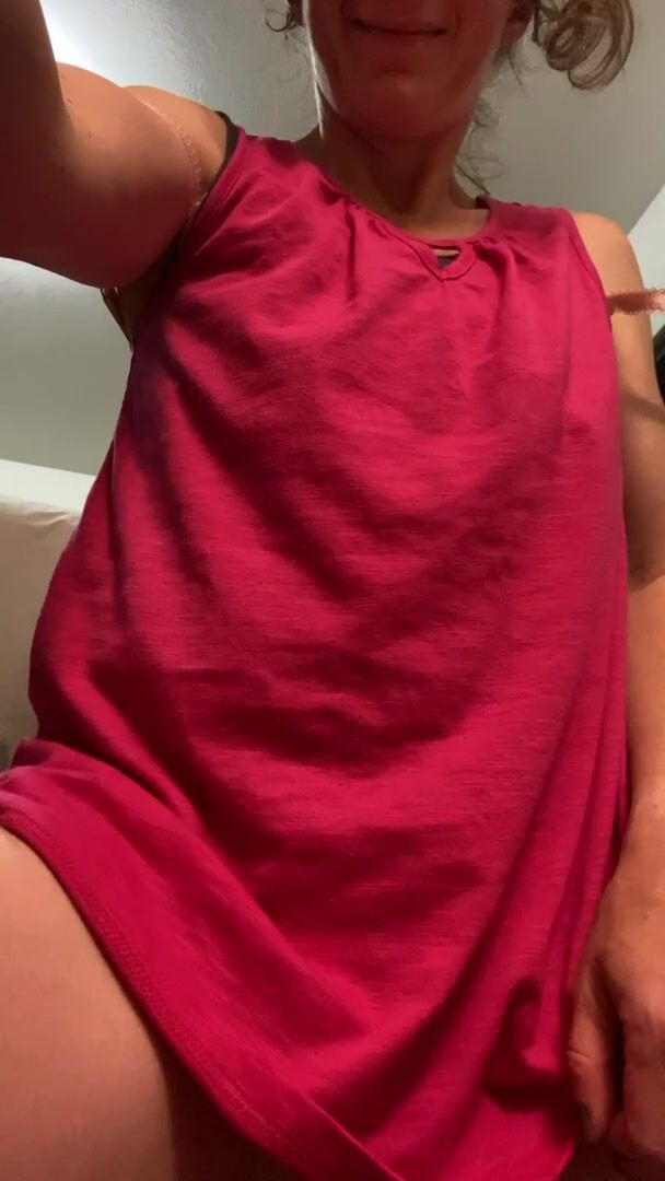 My  pussy needs to be eaten and then fucked. Mom of 2
