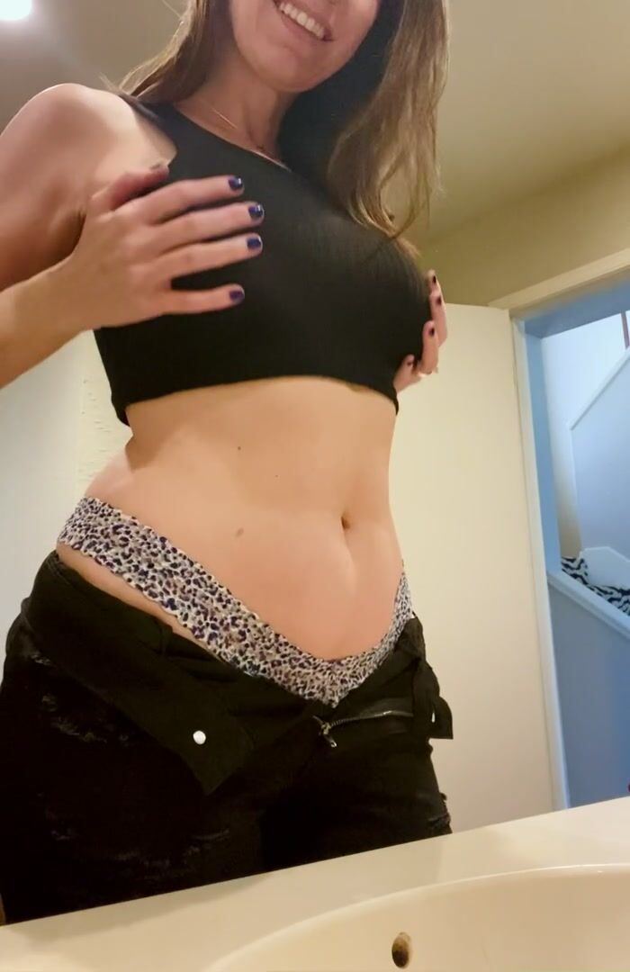 MILFs need lots of sex AND they know how to please... ???? 40, mom of 1