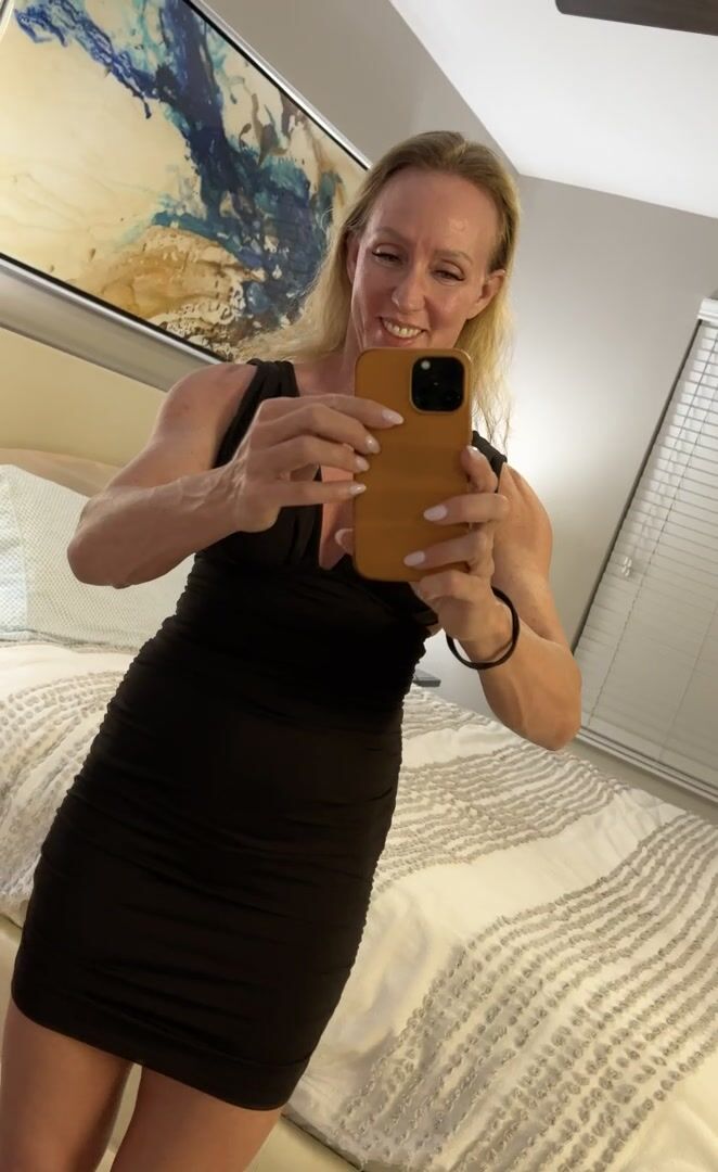 Still showing it all off at 50!