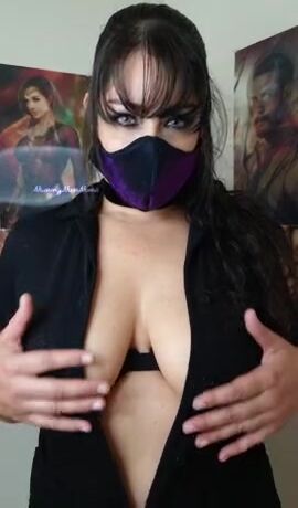 Mom bod thiccness reveal..