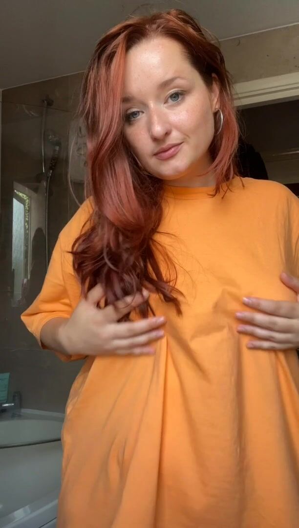 Just me trying to become your favourite redhead milf :)