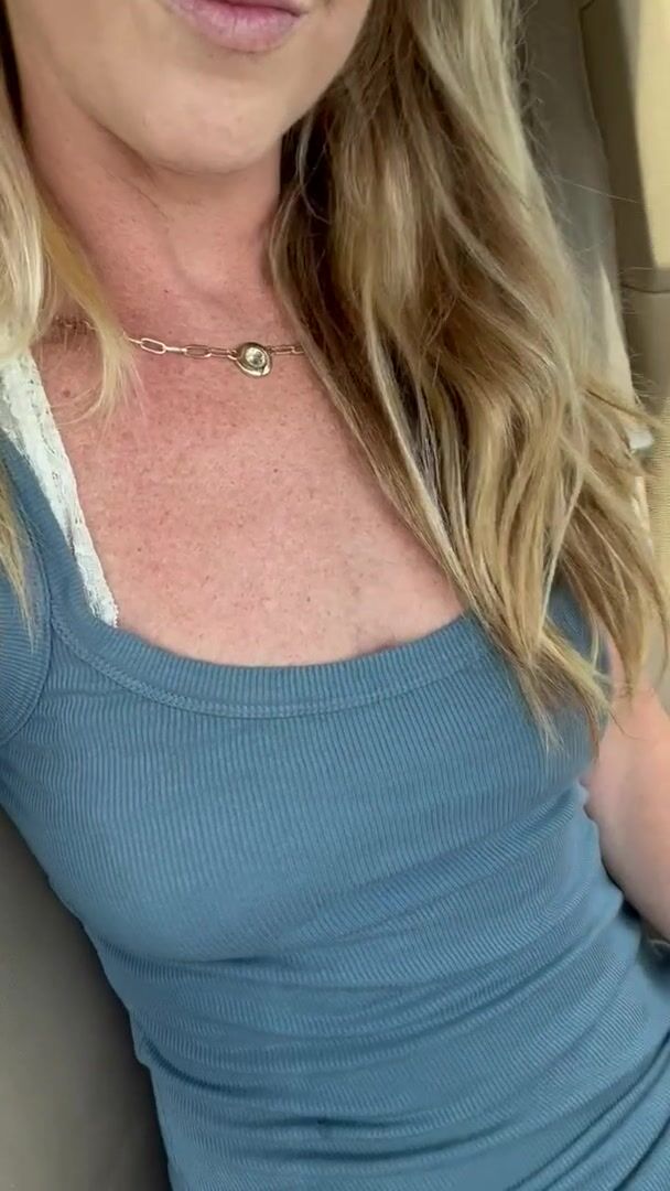Horny mom in the Grocery parking lot ;)