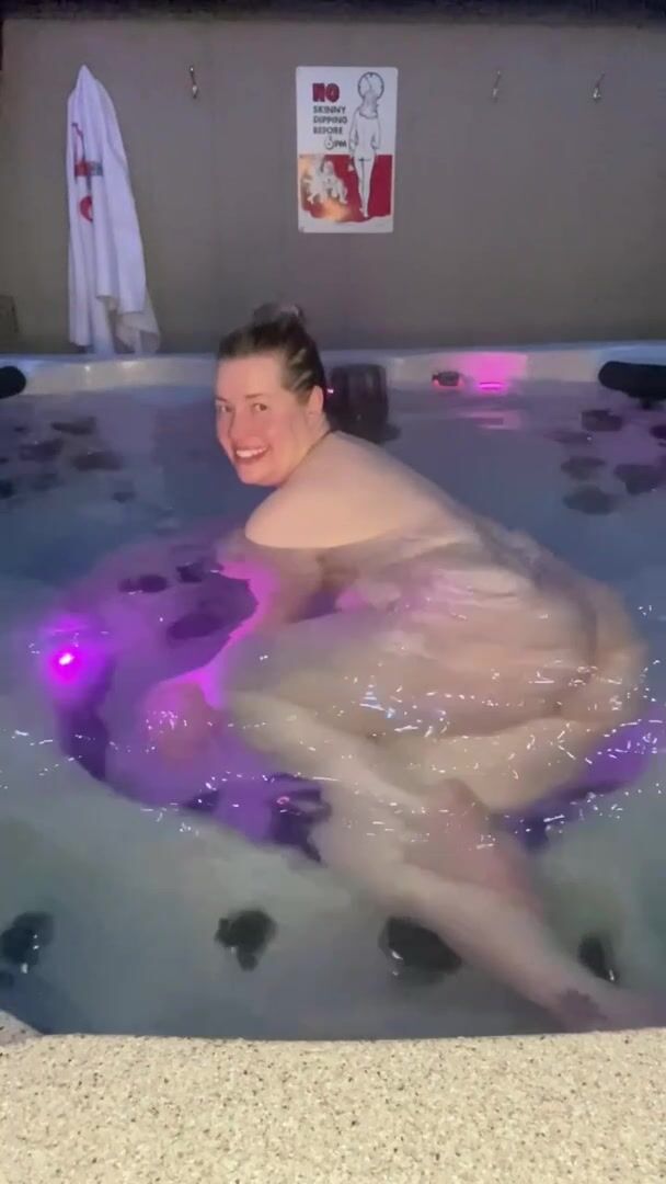 (42) I love being naked in the hot tub