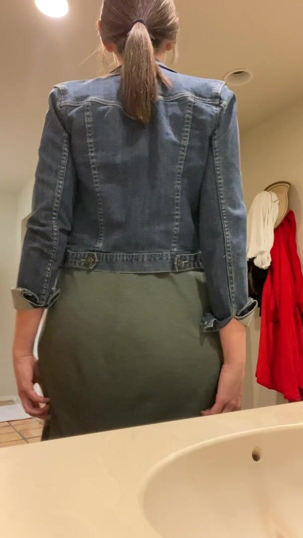 Just peeling my panties off my MILFy ass for you