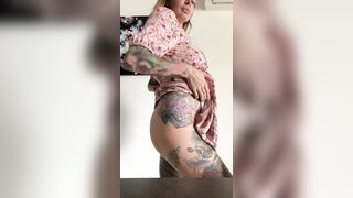 Mature Women: You said you wanted a peak right? ♥️♥️ #2