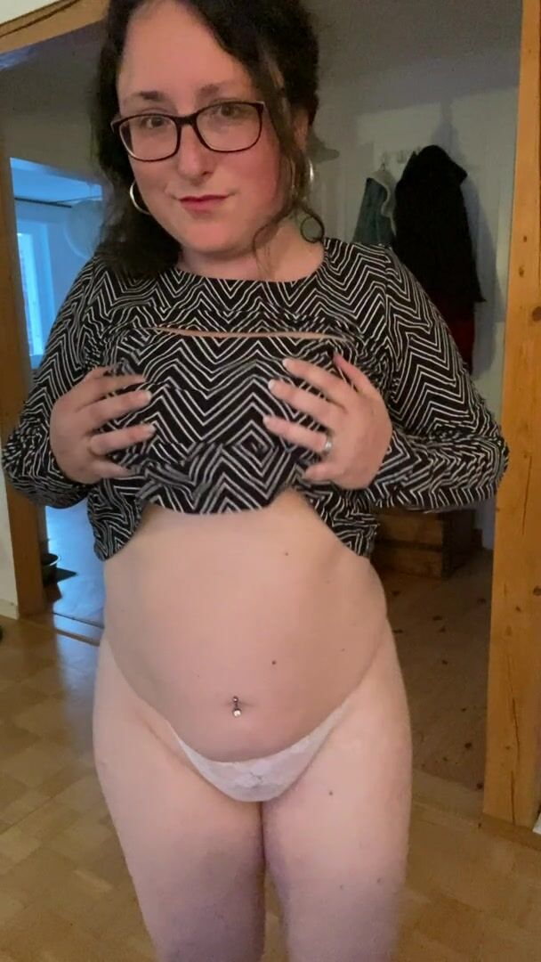 Do you eat 42 year old pussy?