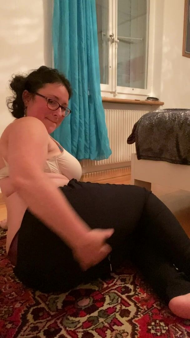 If my body made you stop scrolling, I’ll let you slide right in