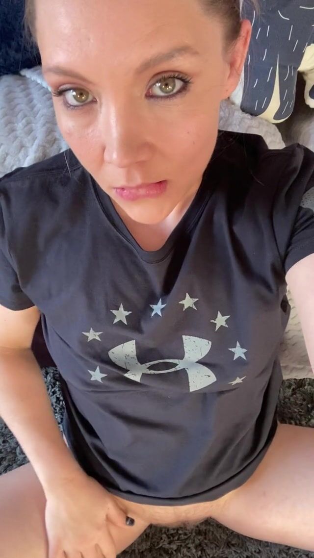 Mom of 3 . Would you fuck me?