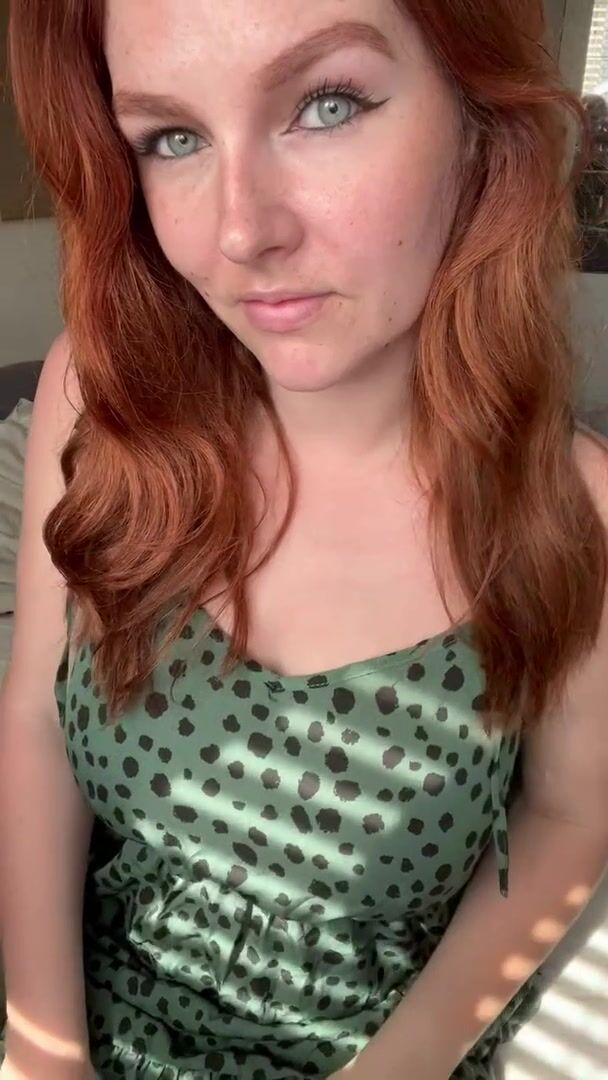 Mom of 3…do you like redheads? ????????