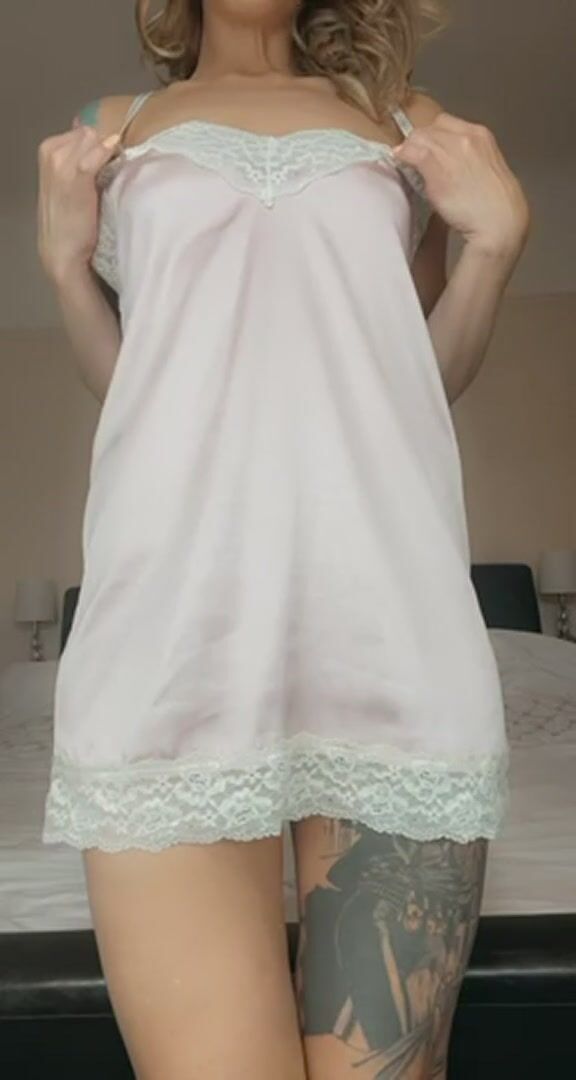 Would you mind me waking you up like this? 44y/o British Mum of 3.